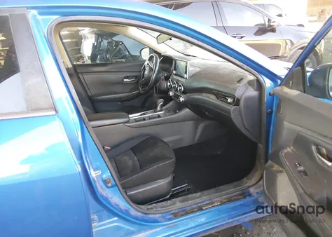 2022 Nissan Sentra Sv Xtronic Cvt z USA, uszkodzony, nr VIN 3N1AB8CV0NY218637